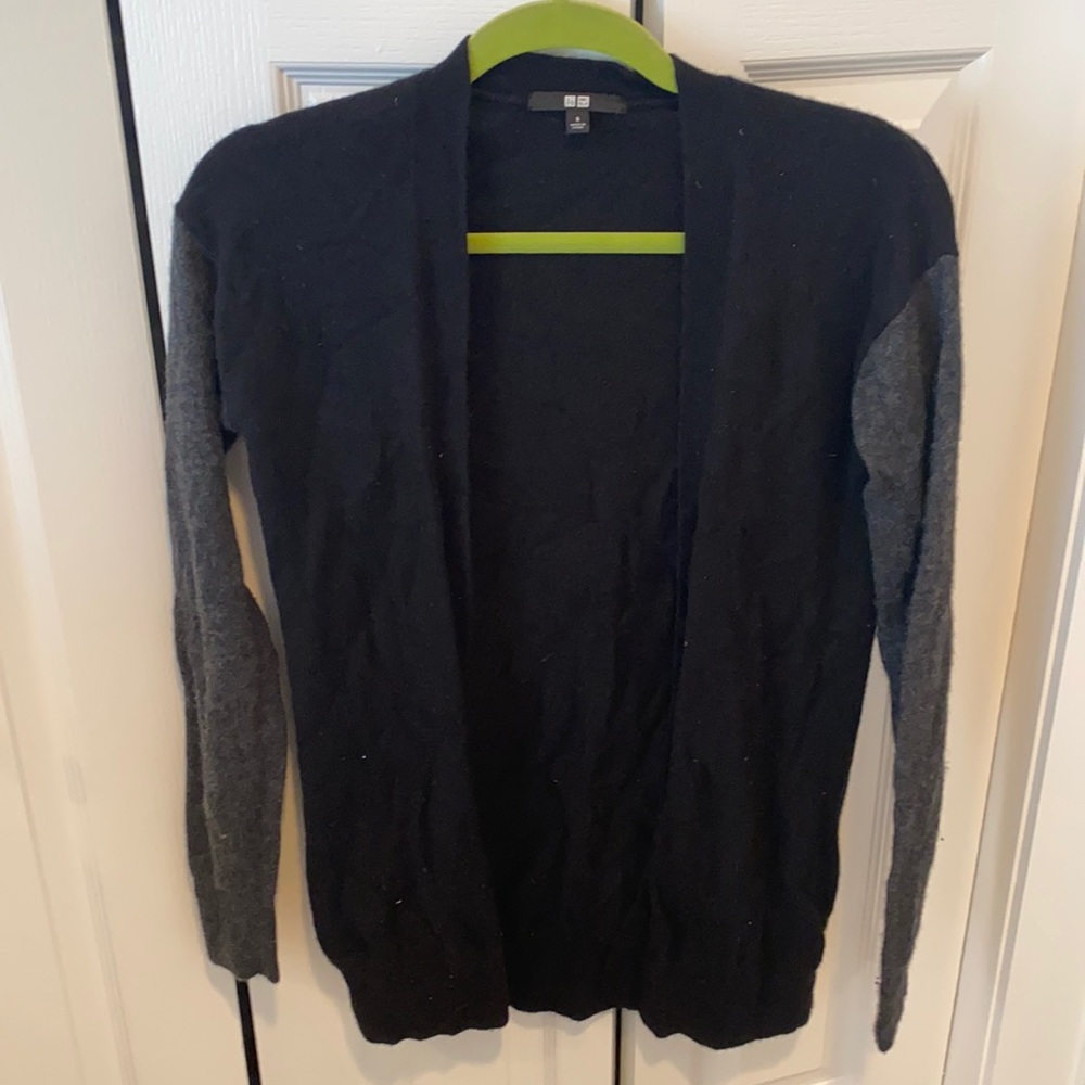 Uniqlo Black and Grey Cardigan